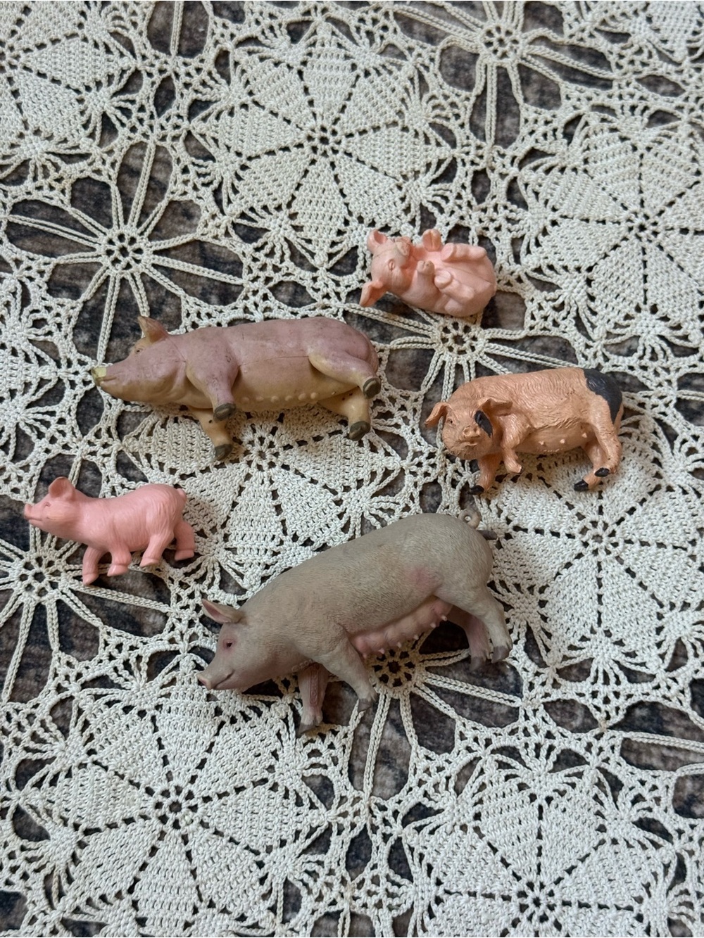 Vintage Pig Figurine Lot of 5 – Farm Animal Miniatures Mixed Styles